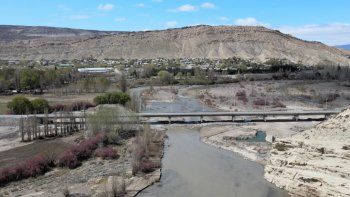 puente rio curi leuvu chos malal panoramica