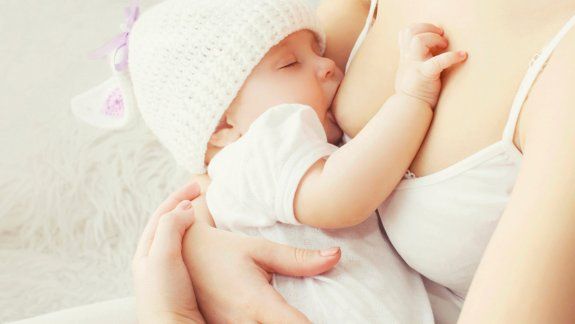 El pecho ofrece células vivas y anticuerpos clave contra las infecciones.
