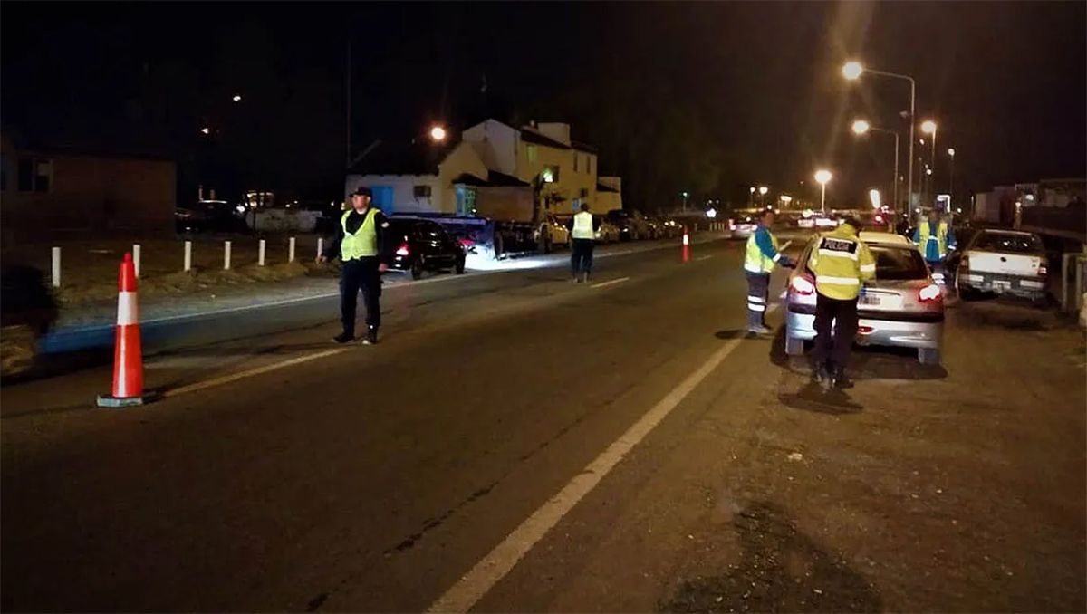 El Cuerpo de Seguridad Vial de la Policía de Río Negro, identificó cuatro conductores alcoholizados en el puente carretero. (Foto: archivo)