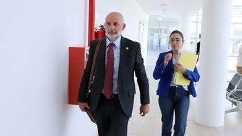 El fiscal jefe Pablo Vignaroli y la asistente letrada Agustina Jara. El fiscal jefe Pablo Vignaroli y la asistente letrada Agustina Jara.