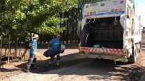 a dos meses del cambio en la recoleccion, la muni sale a cortar los canastos de basura de las casas a dos meses del cambio en la recoleccion, la muni sale a cortar los canastos de basura de las casas