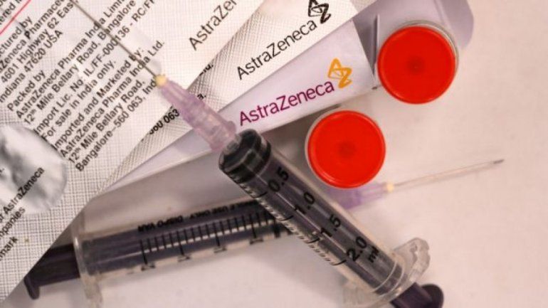 Vacunados con AstraZeneca completarán dosis con otras fórmulas