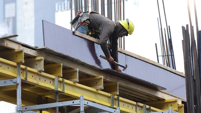 UOCRA termina el año con incrementos: cómo es la suba de 2 tramos y cuánto será el sueldo en contrucción | LM Neuquen UOCRA termina el año con incrementos: cómo es la suba de 2 tramos y cuánto será el sueldo en contrucción