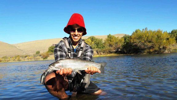 Torneo de pesca en las aguas del Río Agrio