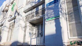 Un verdulero de Cipolletti fue acusado de abusar de una menor cuando fue a realizar una compra. Cumplió las pautas de una probation y fue sobreseído. Los padres de la adolescente aceptaron el acuerdo.&nbsp;&nbsp;