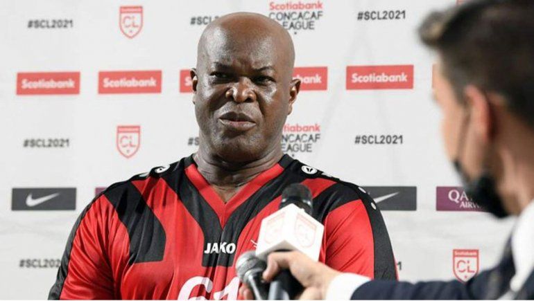 La historia del futbolista más viejo: prófugo por tráfico de drogas y padre de 50 hijos