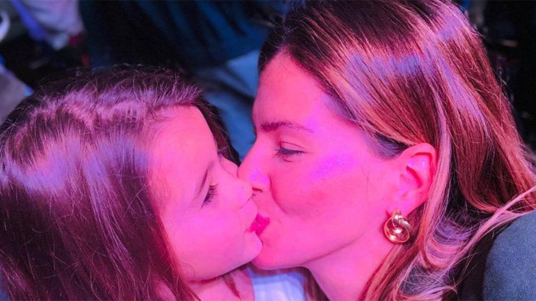 La respuesta irónica de la China Suárez a quienes la criticaron por besar a su hija