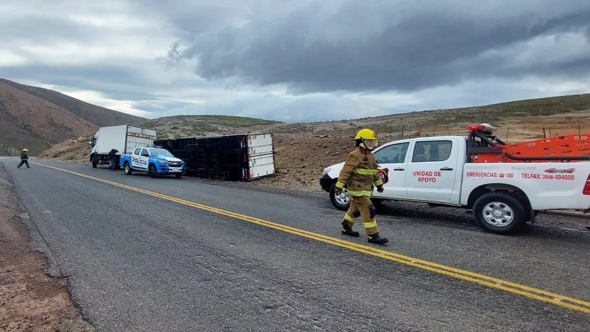 El tremendo viento en el norte neuquino produjo el accidente en la ruta 43