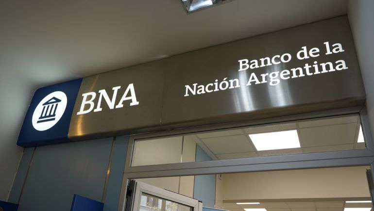 El Banco Nación (BNA) finalmente no será privatizado bajo la Ley Ómnibus. El Banco Nación (BNA) finalmente no será privatizado bajo la Ley Ómnibus.
