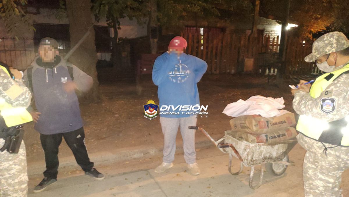 Robaron materiales del Centro de Jubilados y los vendían en la calle