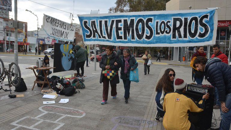 Reclaman que se reglamente la ley para sanear los ríos