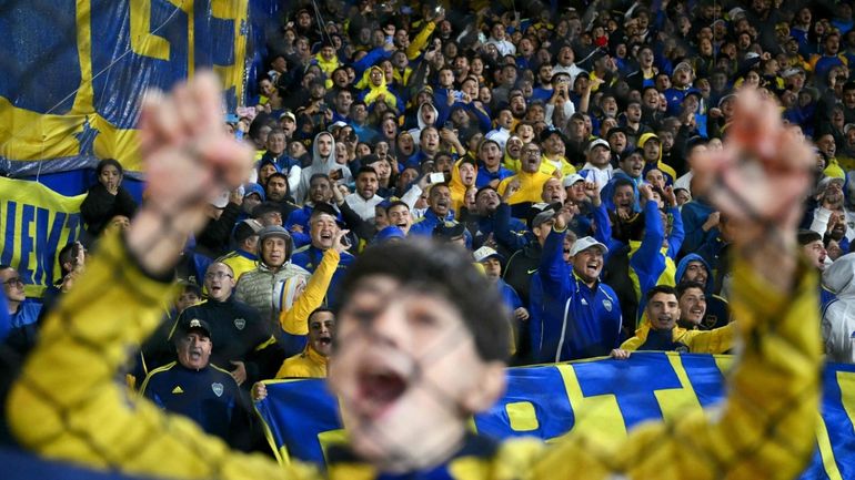 Los partidos de fútbol se ven cada vez más de forma ilegal en Argentina. Los partidos de fútbol se ven cada vez más de forma ilegal en Argentina.