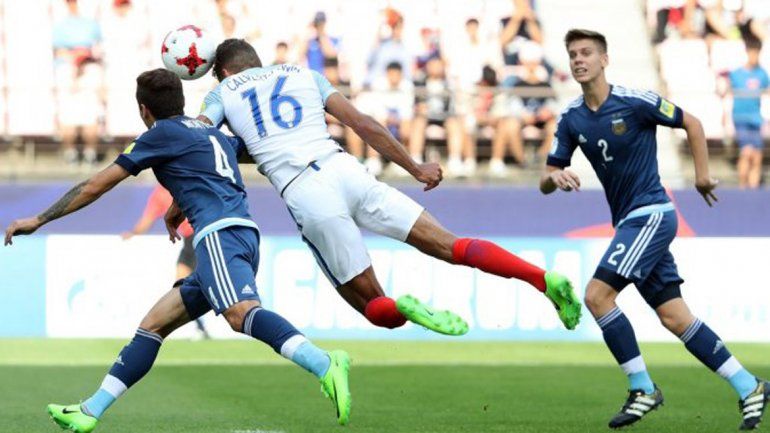 Inglaterra goleó a Argentina en el inicio del Mundial de Juveniles