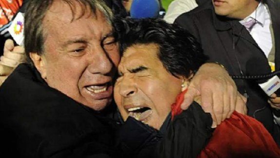 Héroes del 86 irán a contarle a Bilardo que murió Diego y las redes arden