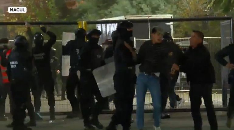 Represión y muertes antes del partido por Libertadores en Chile: imputaron a un carabinero