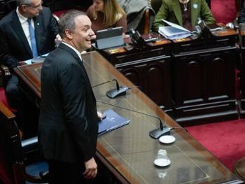 Aplausos de pie y gritos: la frase de Adorni que causó revuelo en el Congreso. Foto: Infobae.