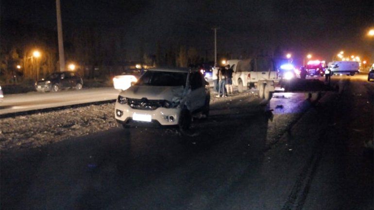Un choque en cadena sobre la Ruta 22 dejó cinco personas lesionadas