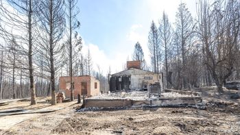 El incendio en El Bolsón afectó más de 200 viviendas. El incendio en El Bolsón afectó más de 200 viviendas.