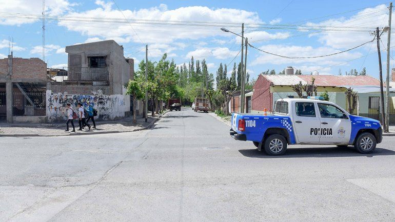 Las dos bandas fueron echadas por los vecinos