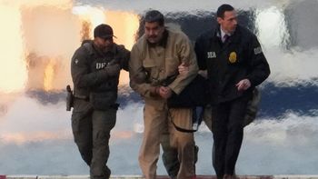 El líder chavista fue trasladado en un megaoperativo, donde junto a su esposa fueron llevados en helicóptero a un tribunal federal en Nueva York. Foto: Reuters. El líder chavista fue trasladado en un megaoperativo, donde junto a su esposa fueron llevados en helicóptero a un tribunal federal en Nueva York. Foto: Reuters.