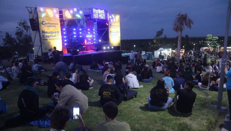 Espectacular noche en el Festival del Gin en Parque Este.