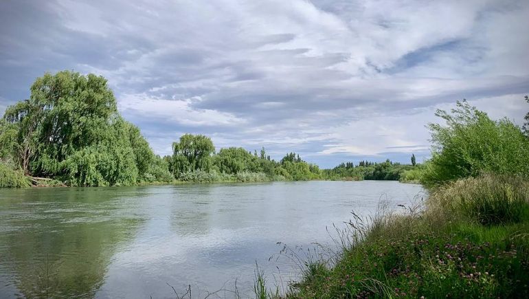 La calle 0 al fondo, en Centenario. En un lugar difícil de acceder y la Municipalidad la había cerrado durante la pandemia para hacer una obra de agua. Un paraíso para muy pocos. La calle 0 al fondo, en Centenario. En un lugar difícil de acceder y la Municipalidad la había cerrado durante la pandemia para hacer una obra de agua. Un paraíso para muy pocos.