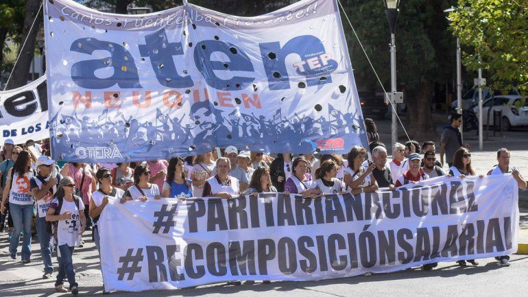Con paro y marcha, docentes arrancarron el nuevo ciclo lectivo