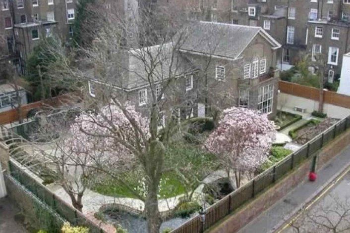 Los paredones del Garden Lodge en el que vivió Freddie Mercury son objetos de culto para fanáticos de Queen.