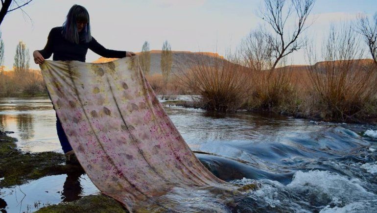 Ain es neuquina y graduada de la carrera dediseño textil.