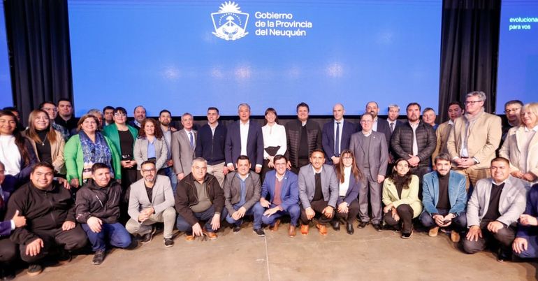 Rolando Figueroa presentó su plan de deportes junto a funcionarios e intendentes / Foto Prensa Gobierno