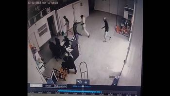 insolito: asaltaron una distribuidora y se tirotearon con otra banda insolito: asaltaron una distribuidora y se tirotearon con otra banda