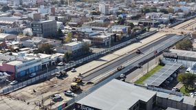 La pavimentación en la Avenida Mosconi entró en una etapa clave. | LM Neuquen La pavimentación en la Avenida Mosconi entró en una etapa clave.