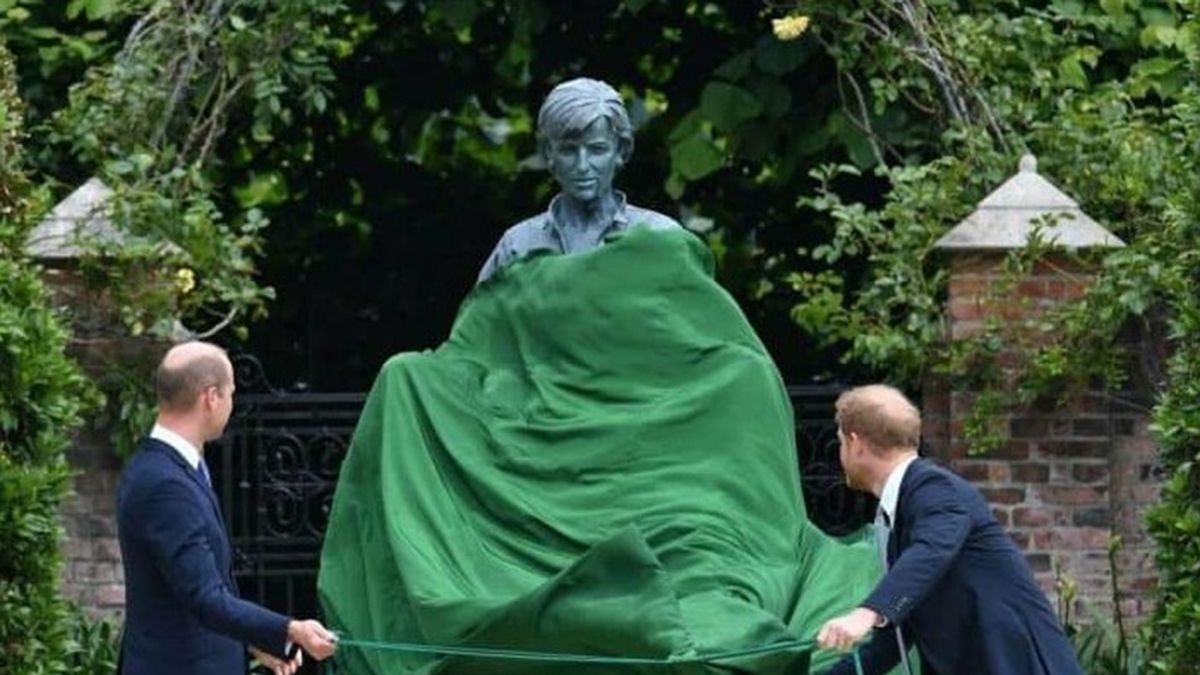 Así Es La Estatua De Diana De Gales Inaugurada Este Jueves
