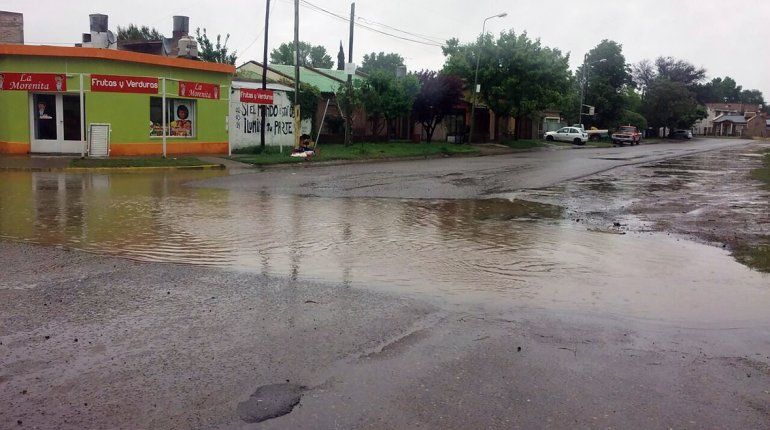 Diez autoevacuados y tres evacuados en Plottier