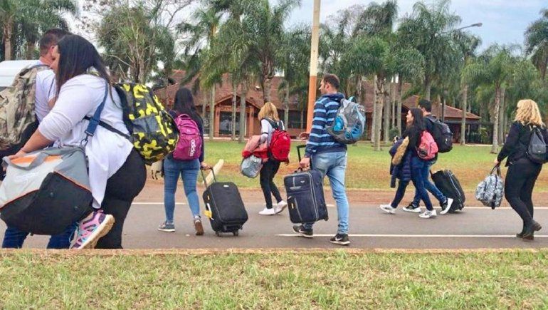 Iguazú: piqueteros se enfrentaron a los golpes con los turistas