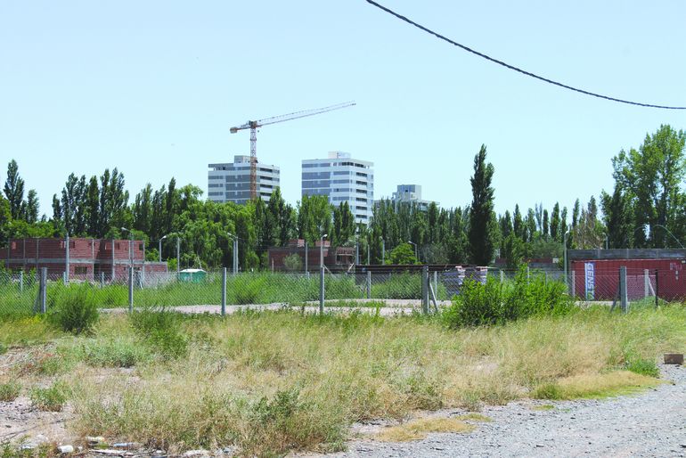 El barrio Confluencia Rural tiene serios problemas de suministro de agua.