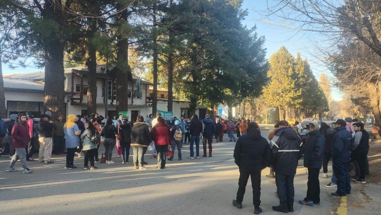 En un municipio neuquino cobran como refrigerio por mes el equivalente a una torta frita