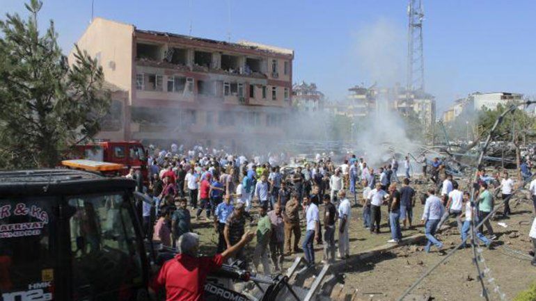 Tres muertos y 120 heridos en un atentado en Turquía