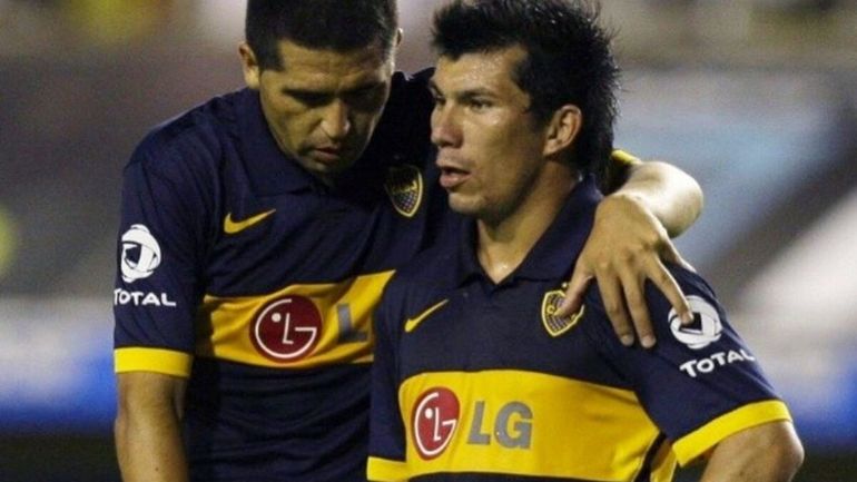 Riquelme busca repatriar a Gary Medel para darle experiencia al equipo de Boca que competir&aacute; en la Copa Libertadores 2022.