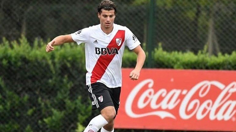 River: 16 palos por un juvenil, que jugó cinco partidos