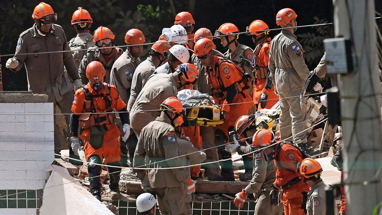 Derrumbe trágico en Río de Janeiro: tres muertos y 17 desaparecidos