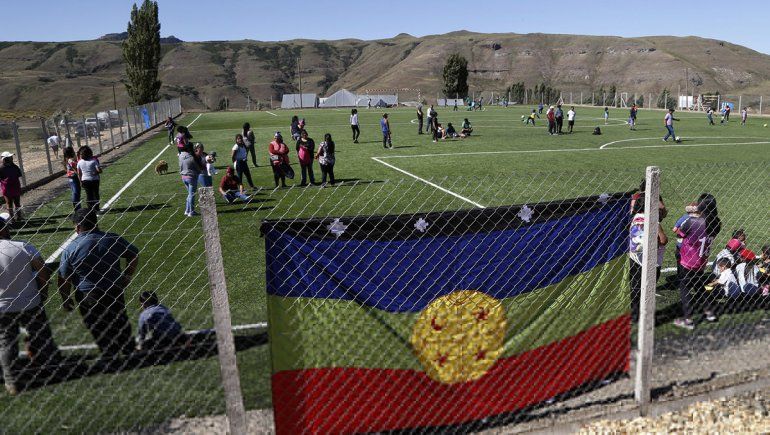 Una comunidad mapuche ya cuenta con una cancha de fútbol de césped sintético