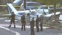 La avioneta cayó y provocó severos daños en una de las zonas residenciales militares más grandes del mundo”.