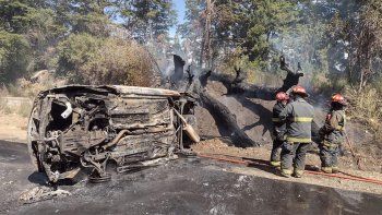 un-vuelco-casi-provoca-un-incendio-forestal-2.jpg