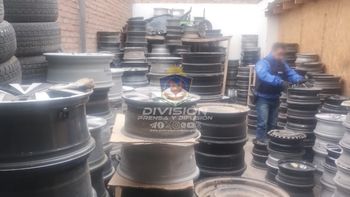 desbarataron una banda de robarruedas tras allanamientos en neuquen capital y plottier desbarataron una banda de robarruedas tras allanamientos en neuquen capital y plottier