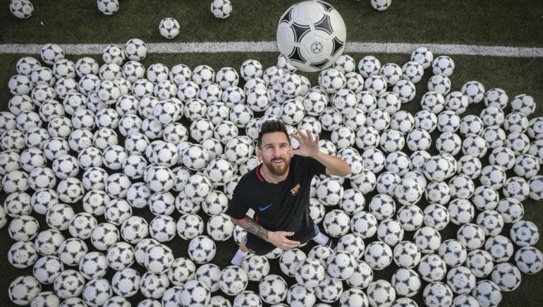 La mayoría de asistencias de Messi son hechas en el Barcelona, lógicamente porque disputa más partidos al año con el club que con su selección.