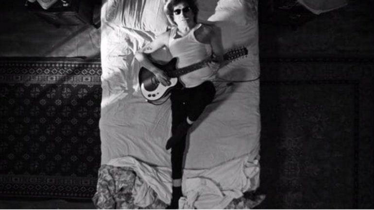 Charly García lanzó el video deLluvia