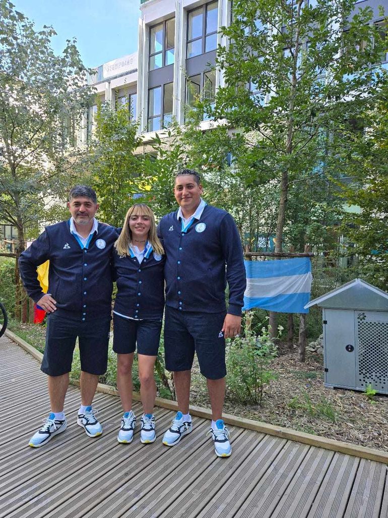 Salazar junto a Urra y González en la Villa Olímpica. Salazar junto a Urra y González en la Villa Olímpica.