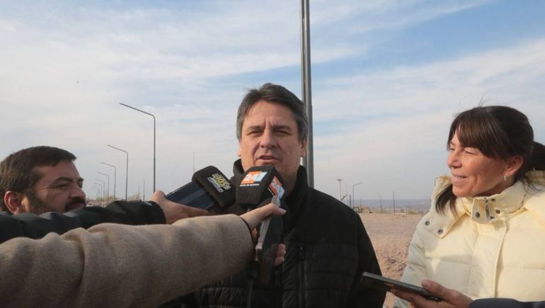El intendente Mariano Gaido junto a la candidata a senadora