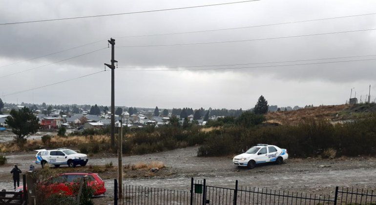 Balearon una vivienda en una toma de Bariloche